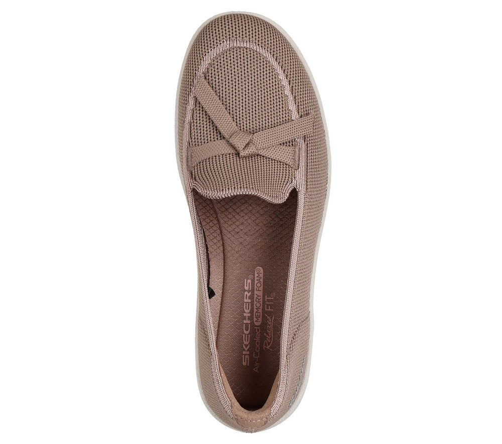 Relaxed Fit: Parallel Lite - Soaring Softly | Skechers online shop