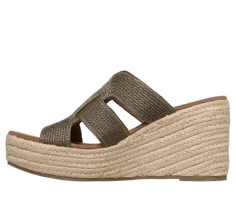 Martha Stewart:Iris - Unstoppable | Skechers on sale