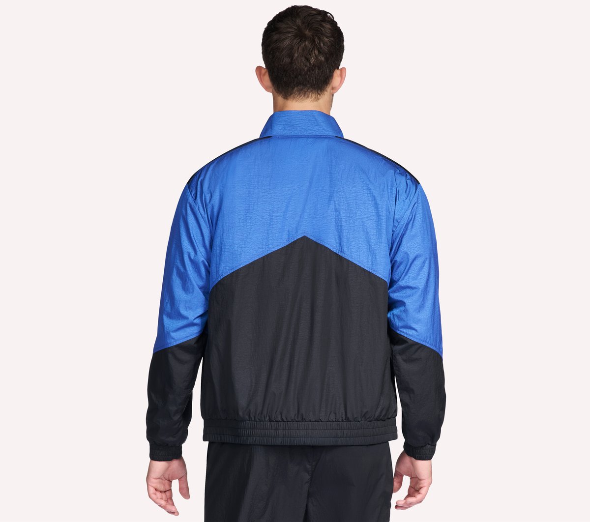 GO SHIELD Pace Jacket | Skechers online shop