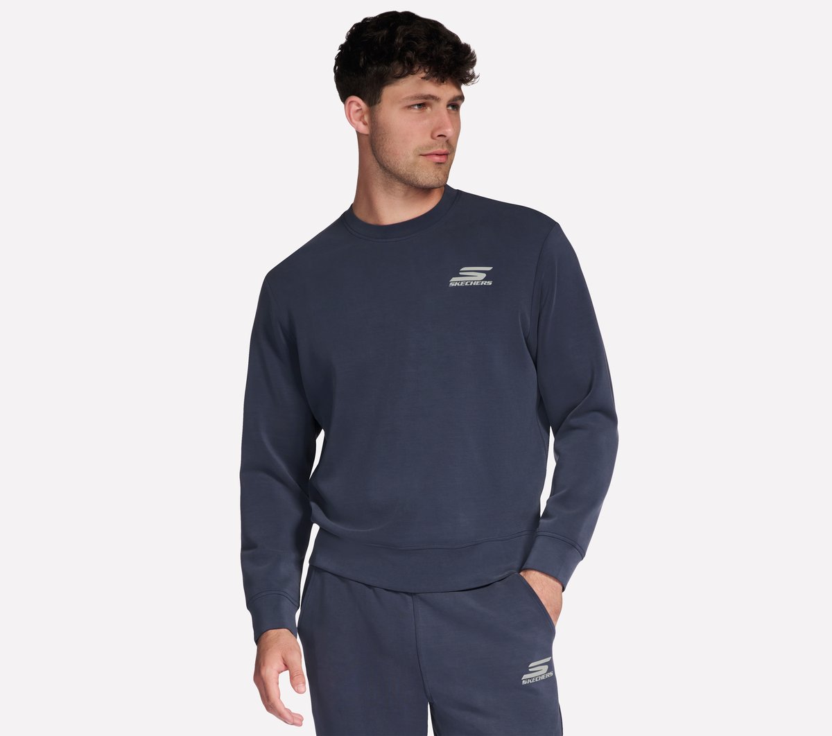 SKECHCLOUD Elevate Crew | Skechers online shop